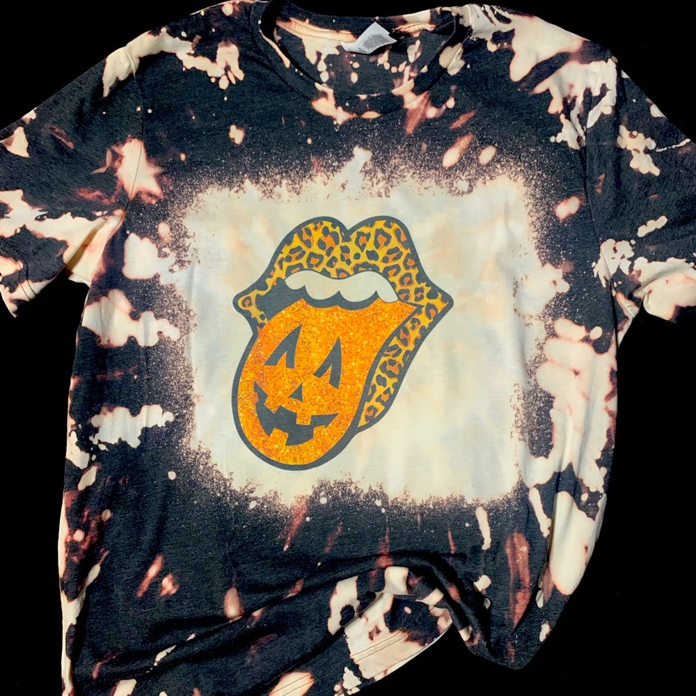 Pumpkin lips bleached t shirt